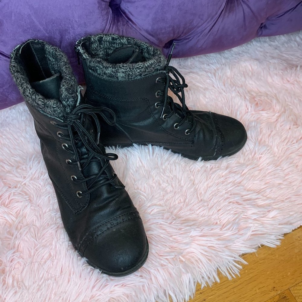 Mudd Ankle Boots Low Heel Zip Size: 8.5